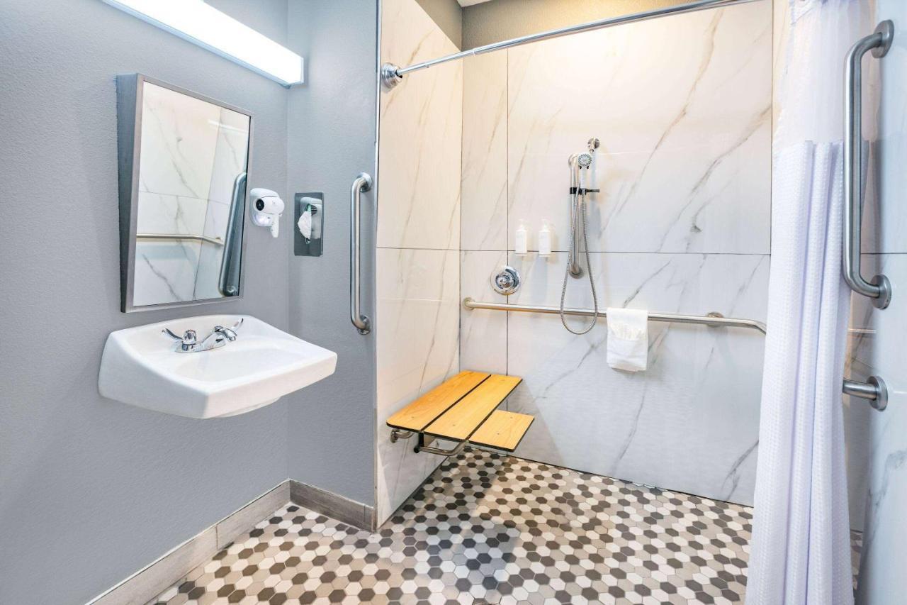 Microtel Inn & Suites By Wyndham Austin Airport Luaran gambar