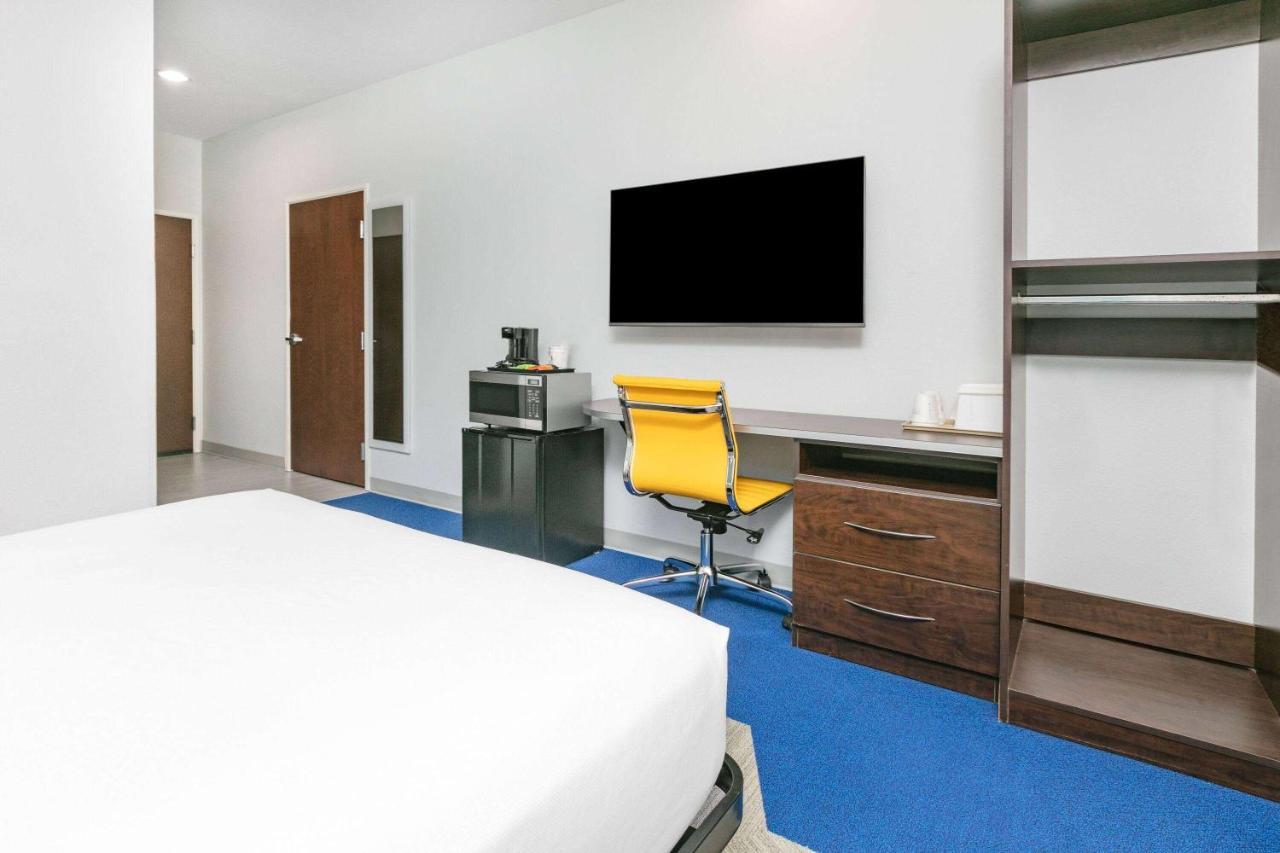 Microtel Inn & Suites By Wyndham Austin Airport Luaran gambar
