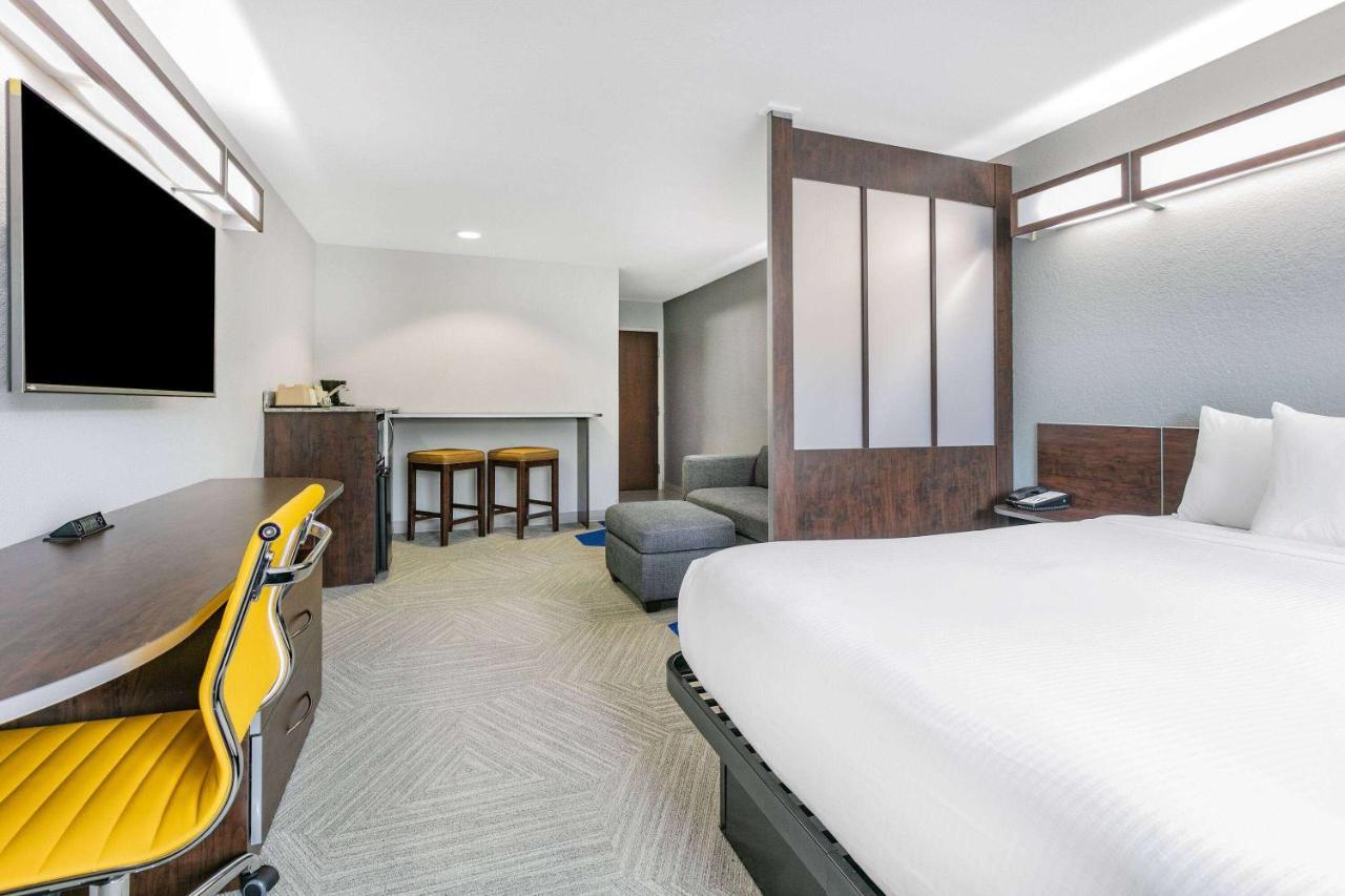 Microtel Inn & Suites By Wyndham Austin Airport Luaran gambar